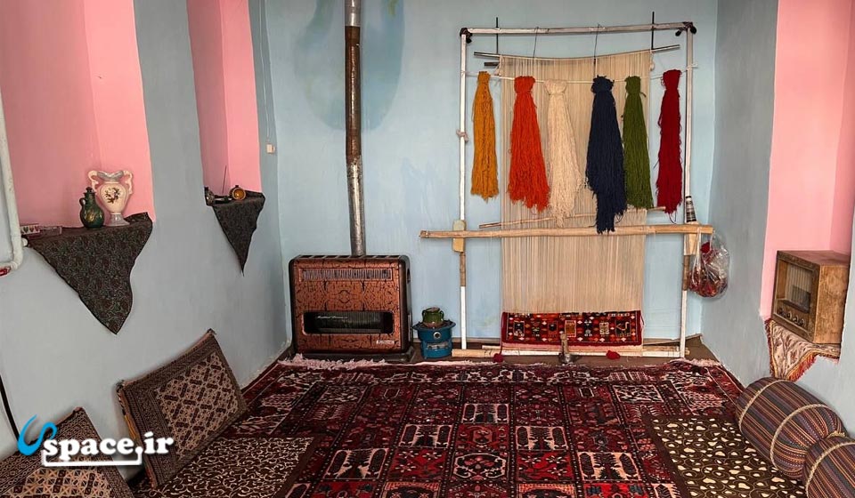 نمای داخلی اتاق اتاق 15 متری اقامتگاه بوم گردی بام سمیرم (خان کوشک) - سمیرم - اصفهان